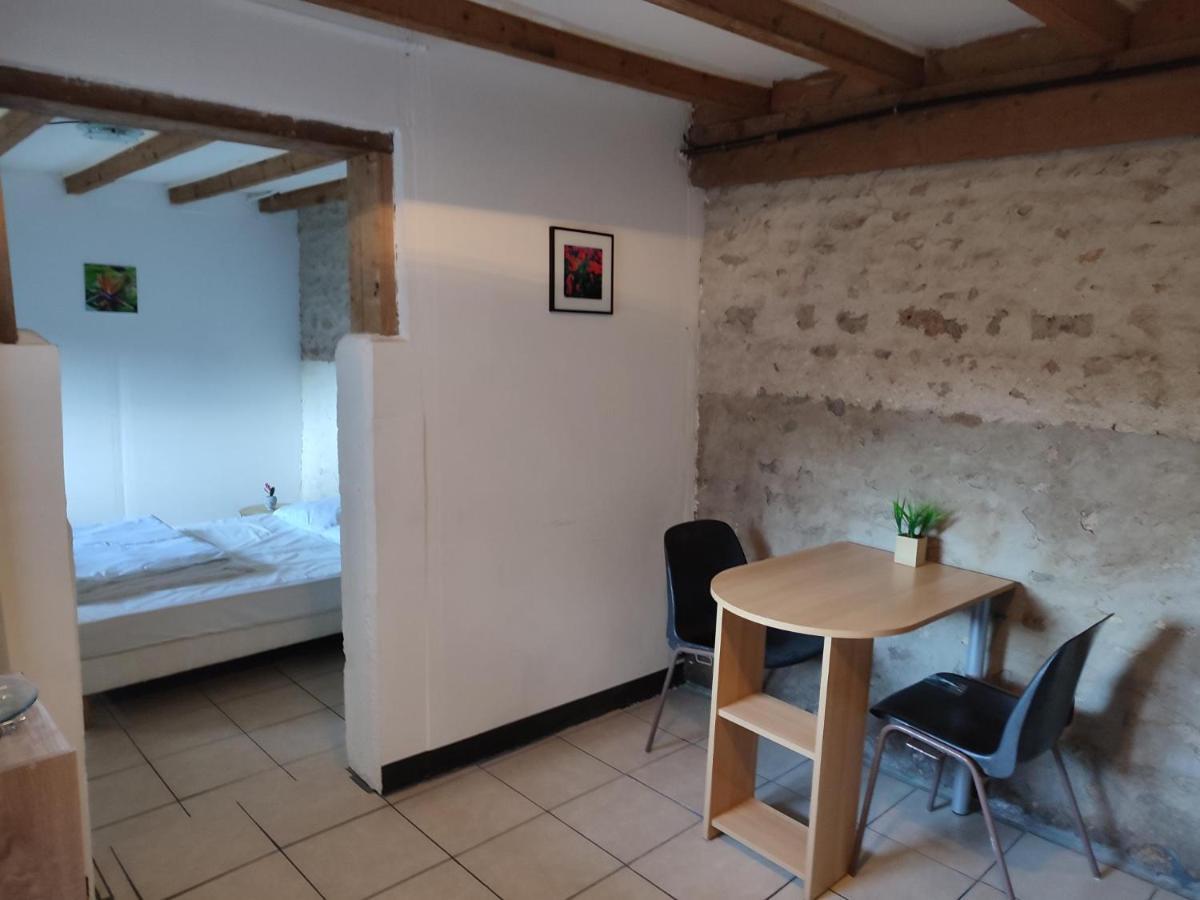 La Mini Ferme De Maelou Villa Sermaises Екстериор снимка